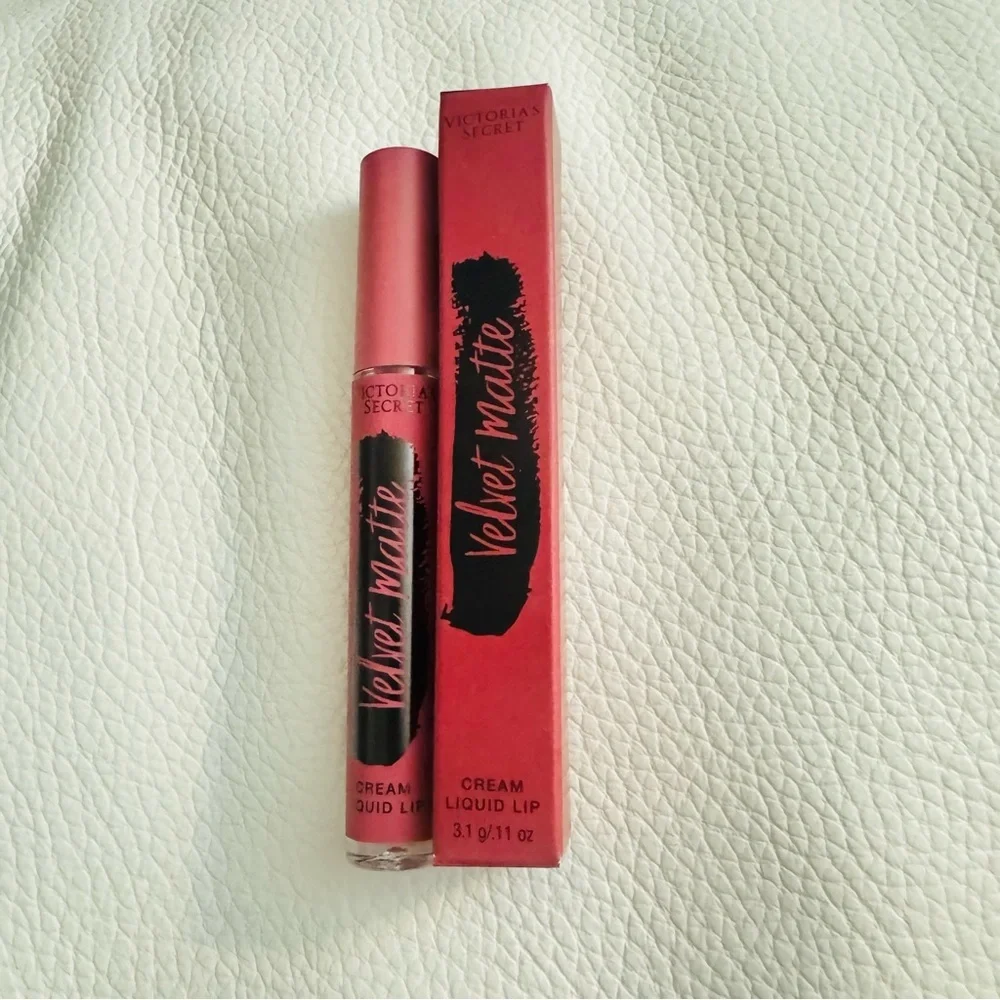 Victoria's Secret Velvet Matte Cream Liquid Lip - love